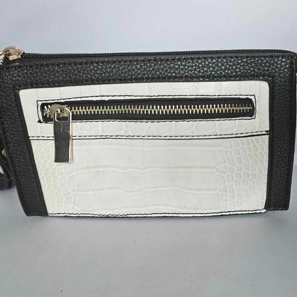 Versona Croc Embossed Faux Leather Wristlet Bag - Black & Cream